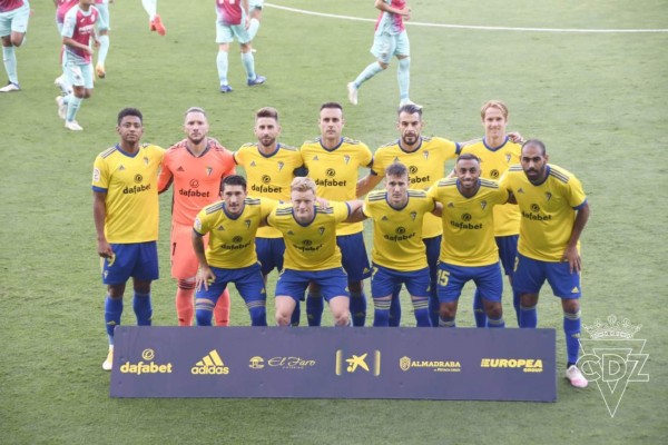 FOTOS: El reclamo de Choco Lozano, el duelo con Iborra y los gestos de dolor en el Cádiz-Villarreal