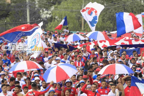 Afición del Olimpia se luce en juego de Pentagonal ante Marathón