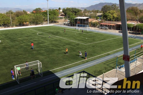 Las cinco canchas de fútbol 11 que son sintéticas en Choluteca