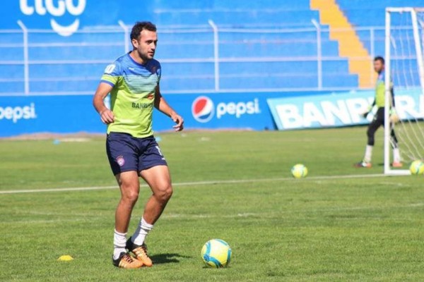 RUMORES Y FICHAJES: Argentino que no pegó en Costa Rica, llega a Guatemala