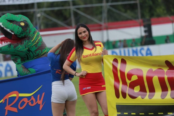 FOTOS: Las bellas chicas en el Yankel Rosenthal y en el Humberto Micheletti