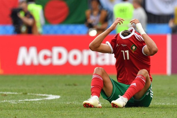 Destrozados: Las desgarradoras imágenes de marroquíes en Rusia y la felicidad de Cristiano