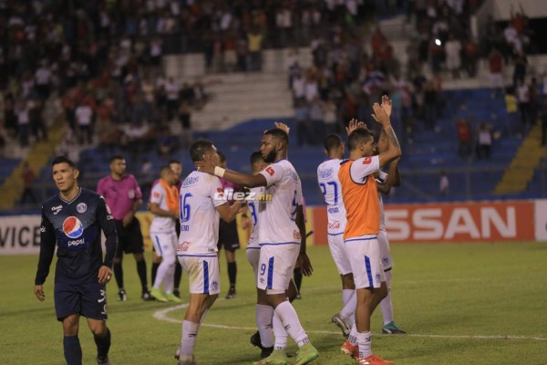 Chicas lindas, la tristeza del Motagua y Jerry Bengtson consolando a Emilio Izaguirre