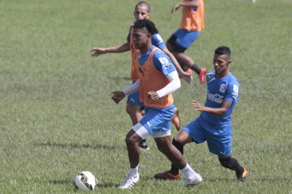 FOTOS: Costly se prepara al máximo para debut con Olimpia