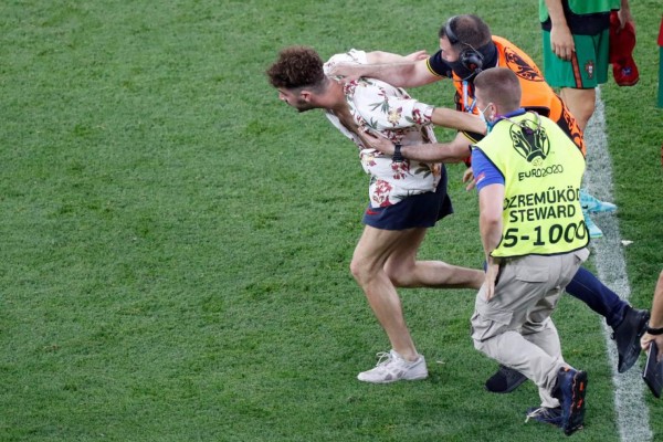 Cristiano Ronaldo se parte de la risa con Mbappé y la foto que lleva el portugués de Georgina Rodríguez