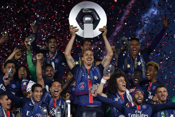 ¡Increíble top! Los 12 futbolistas que han ganado más de 30 títulos en clubes