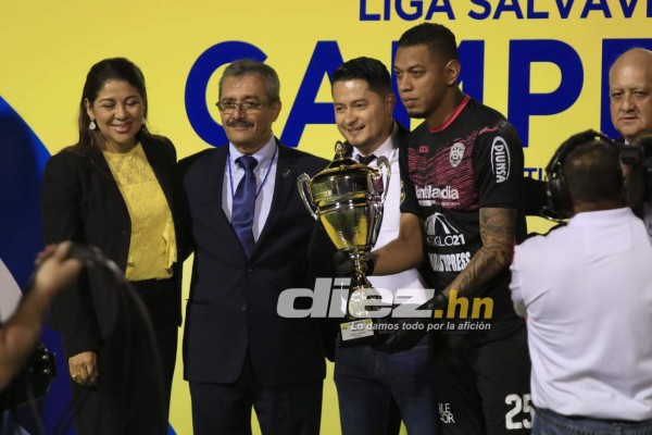 'Patón' Mejía se ''quiebra'', tristeza de Héctor Vargas y la locura de la Ultra Fiel