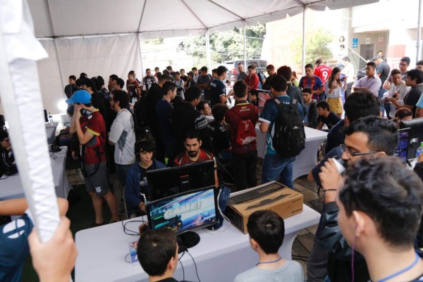 FOTOS: Tegucigalpa vibra con el torneo de Smash Diez 2019