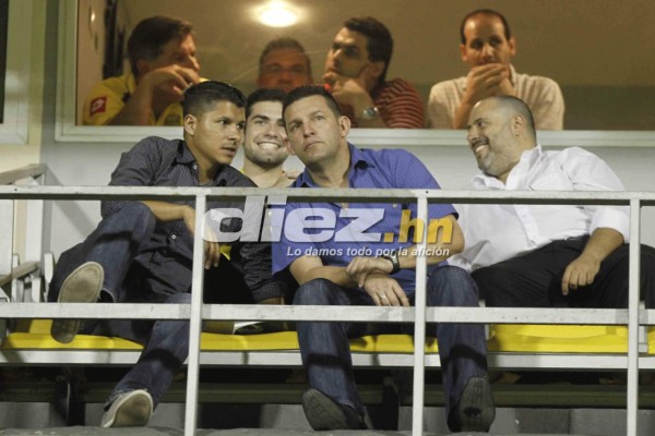 Con triplete de Cardozo Real España vence a Parrillas One.