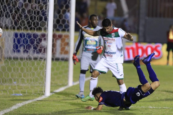 ¿Fue o no penal de Israel Silva contra Héctor Castellanos?