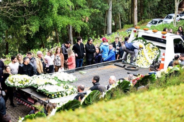 Desgarrador: El triste velatorio del hijo de Cafú en Brasil tras sufrir un paro cardíaco