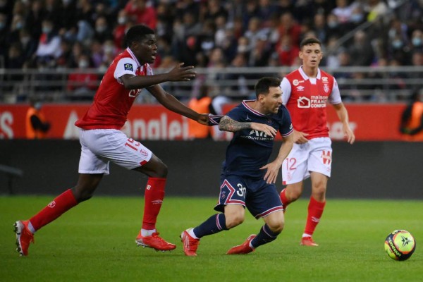 Así fue el debut de Messi con PSG: Rival le pide una foto, invitado de lujo y ¿Mbappé se despidió?
