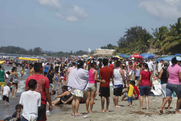 Diez en la playas de Tela.!