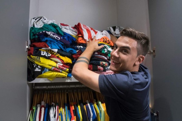 Messi, Ronaldinho y Maynor Figueroa: Los futbolistas que tienen su propio museo de camisas