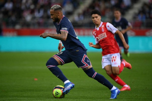 Así fue el debut de Messi con PSG: Rival le pide una foto, invitado de lujo y ¿Mbappé se despidió?