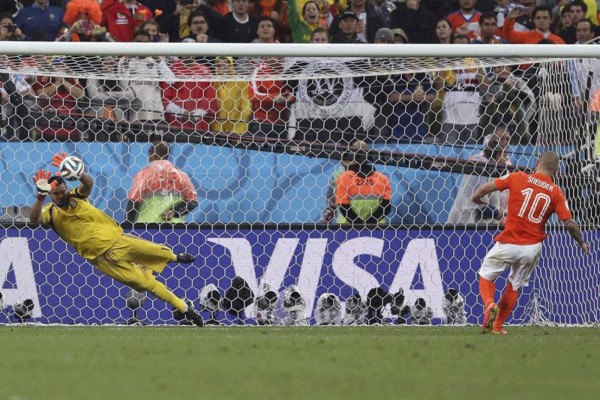 Argentina finalista: ganó 4-2 a Holanda en los penales.