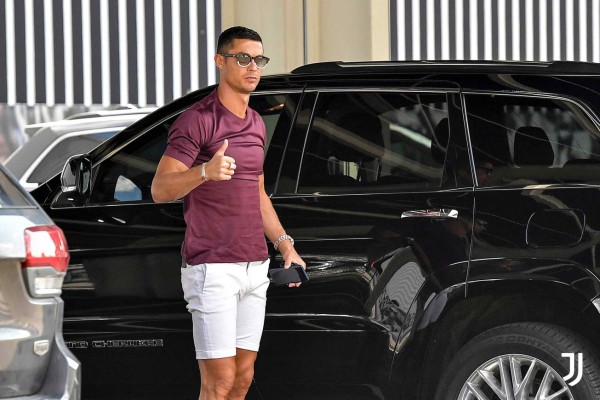 ¿Cómo lo recibió Cristiano Ronaldo? Así fue el primer entrenamiento de Pirlo en la Juventus