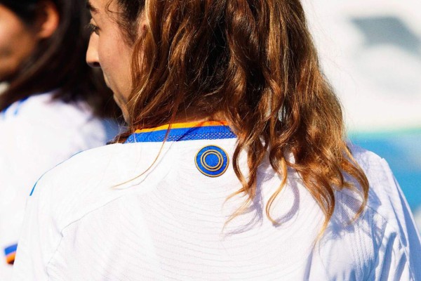 Con nuevo escudo y un crack no aparece: Real Madrid presenta sus camisetas para la temporada 2021-22