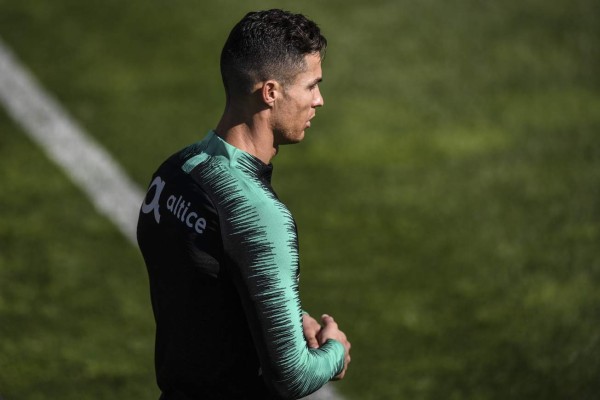 FOTOS: El chico debutante, la charla del capitán y el buen ambiente, así fue la vuelta de Cristiano con Portugal