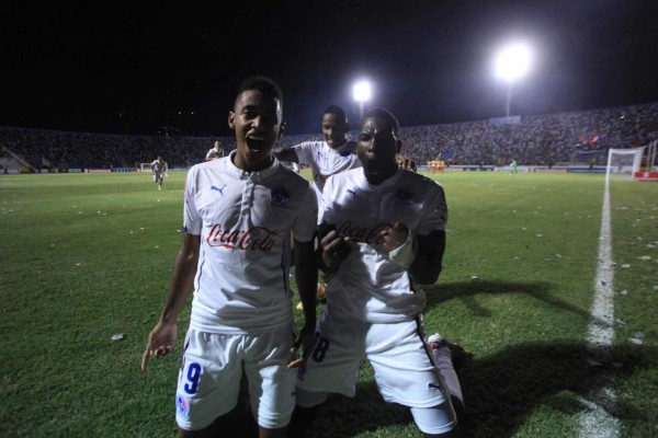 El álbum del 'Choco' Lozano: De tocar el tambo en barrio el Patrol al Tenerife