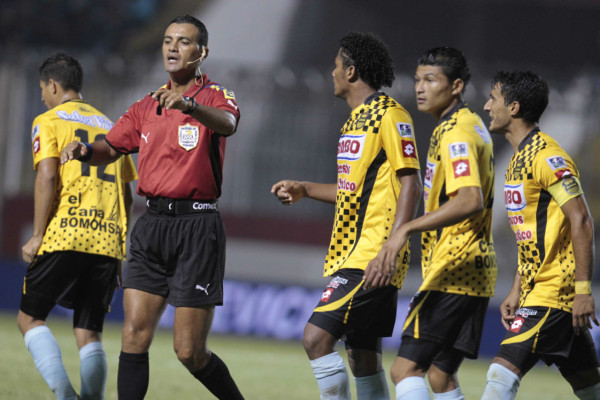 Motagua venció 3-2 al Real España y se clasificó a las semifinales