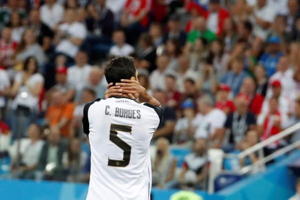 ¡Con penal dudoso, Costa Rica se despide dignamente ante Suiza!