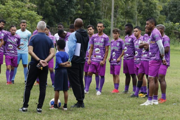 Fotos: Carlo Costly vuelve a sudar la camisa del Platense 14 años después de su debut