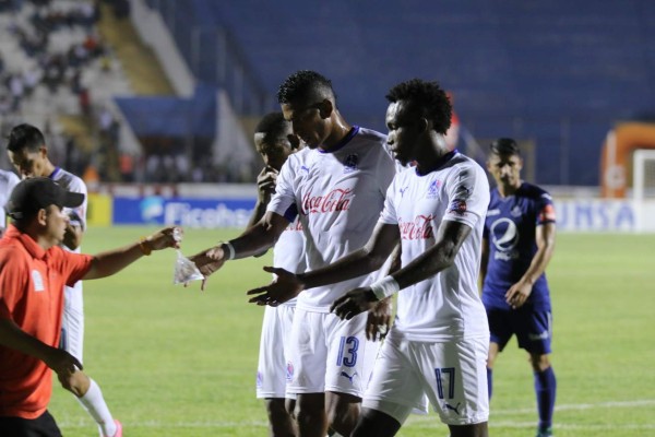 Las imágenes que no se vieron por TV del clásico Motagua-Olimpia
