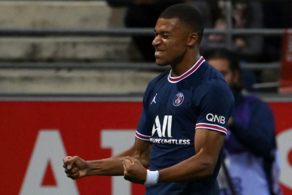 Así fue el debut de Messi con PSG: Rival le pide una foto, invitado de lujo y ¿Mbappé se despidió?