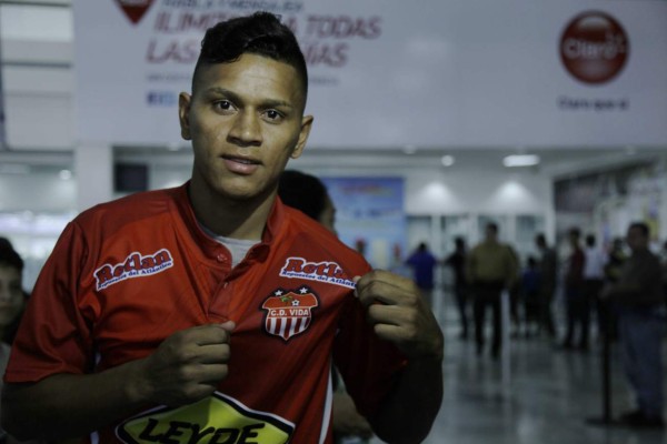 Romell Quioto con pie y medio fuera de Olimpia; estos son los rumores y fichajes en Honduras