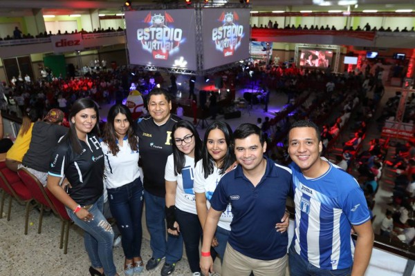Gran ambiente el que se vivió en el Estadio Virtual de DIEZ