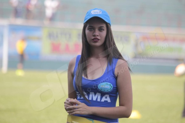 Las chicas más bonitas en los estadios de Honduras en la fecha 11