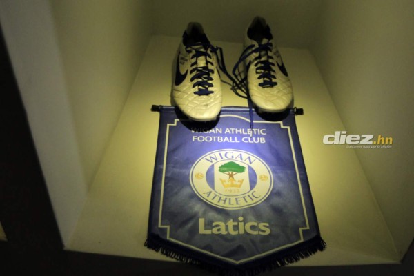 Desde John Terry a Gareth Bale: La lujosa colección de camisas de Maynor Figueroa