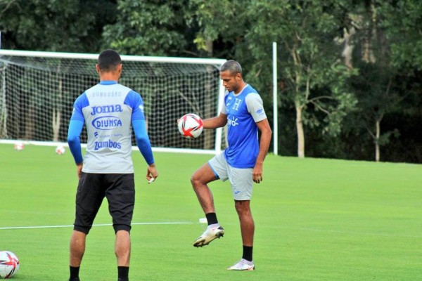 Eddie Hernández, el único cañonero actual de Honduras que sabe cómo anotarle a Costa Rica