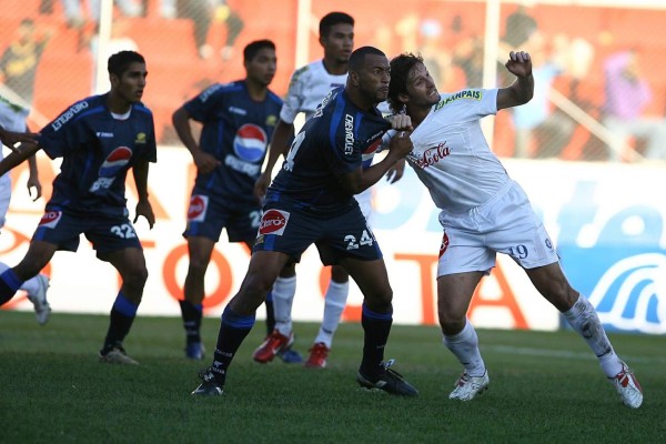 Fotos memorables de los clásicos Olimpia-Motagua