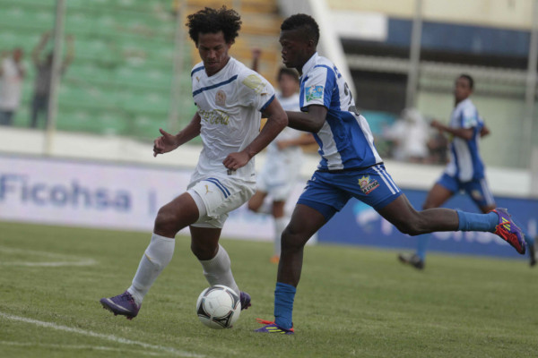 Olimpia golea a Victoria y es líder absoluto