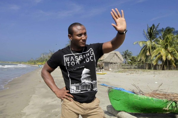 Kevin Mejía medallista de plata en los Juegos Panamericanos de Toronto 2015.