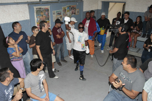 EL 'Muñeco' González pierde su invicto de boxeo