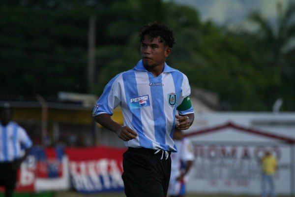 Carlos 'Chino' Discua celebra con gol su cumpleaños número 31