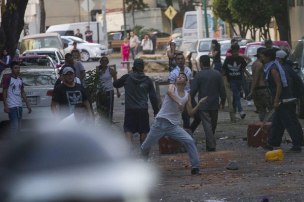 Especial: Saqueos masivos en México por gasolizano