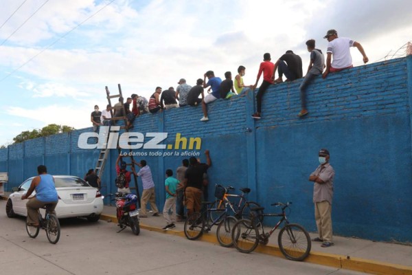 ¡Afición en los muros y fiesta! Las postales que dejó Génesis vs. Victoria en la ida de final del Ascenso