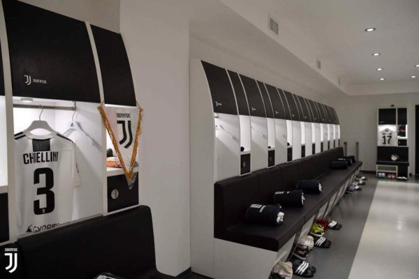 Así recibieron a Cristiano Ronaldo en su primer juego con la Juventus en el Allianz Stadium