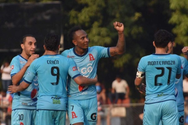 ¡Dramático! Luis Ángel Firpo consuma su descenso en El Salvador