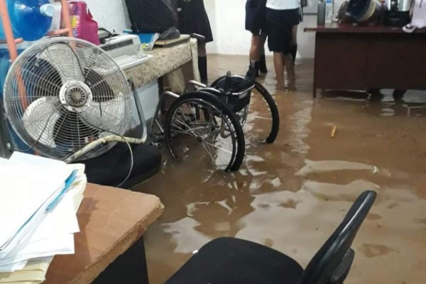 Fuerte tormenta en Culiacán causa estragos e inunda el estadio de Dorados