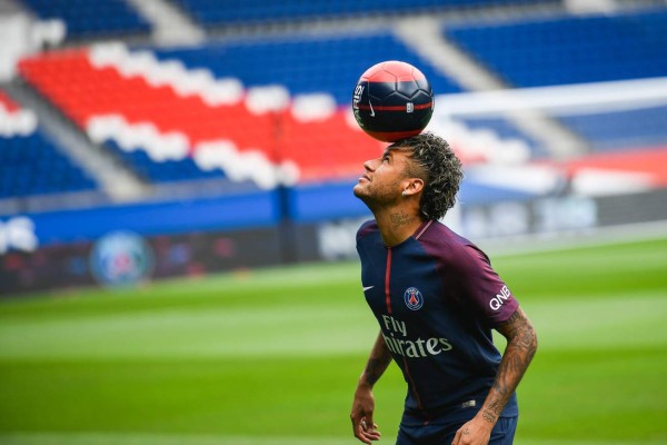 FOTOS: La espectacular presentación del brasileño Neymar en el PSG