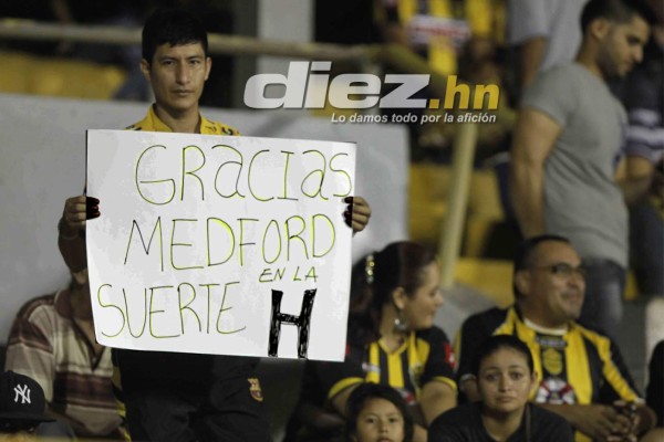 Con triplete de Cardozo Real España vence a Parrillas One.