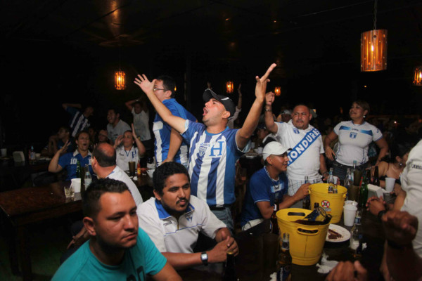Así vivió la afición sampedrana el partido ante Panamá.