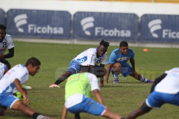 CURIOSAS: El amuleto de Pinto y los jugadores que se entrenan con Honduras