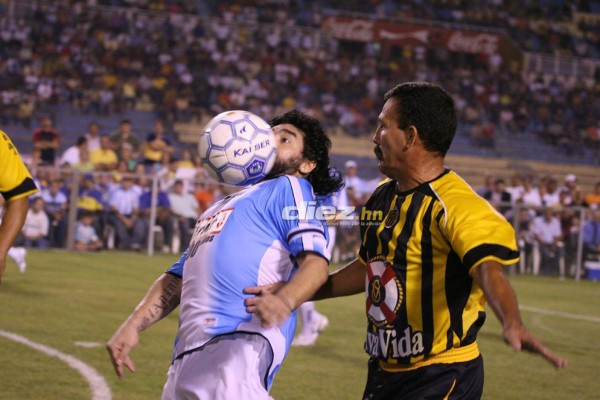 ¡Hotel y camisa de Motagua! El día que Diego Maradona visitó el Estadio Olímpico