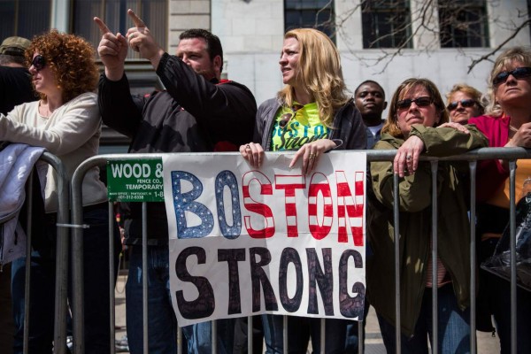 Boston vuelve a correr su maratón un año después de los atentados